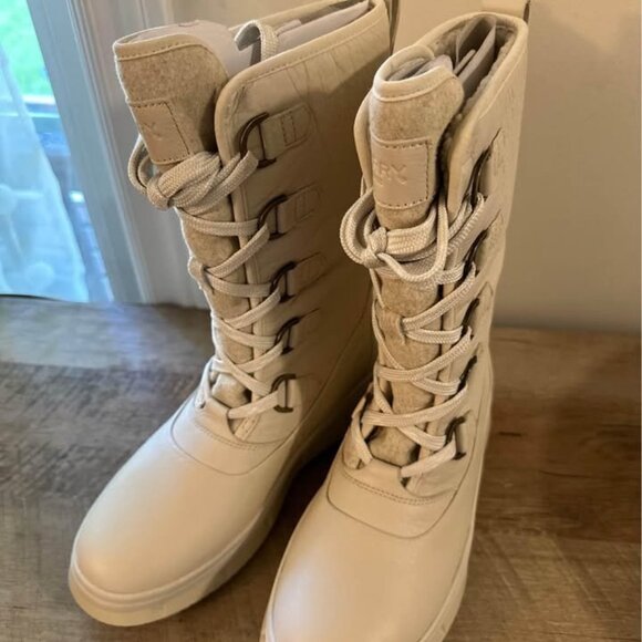 New - Size 9.0- Sperry-- Kittery Women's Winter Snow Boots - Picture 1 of 4